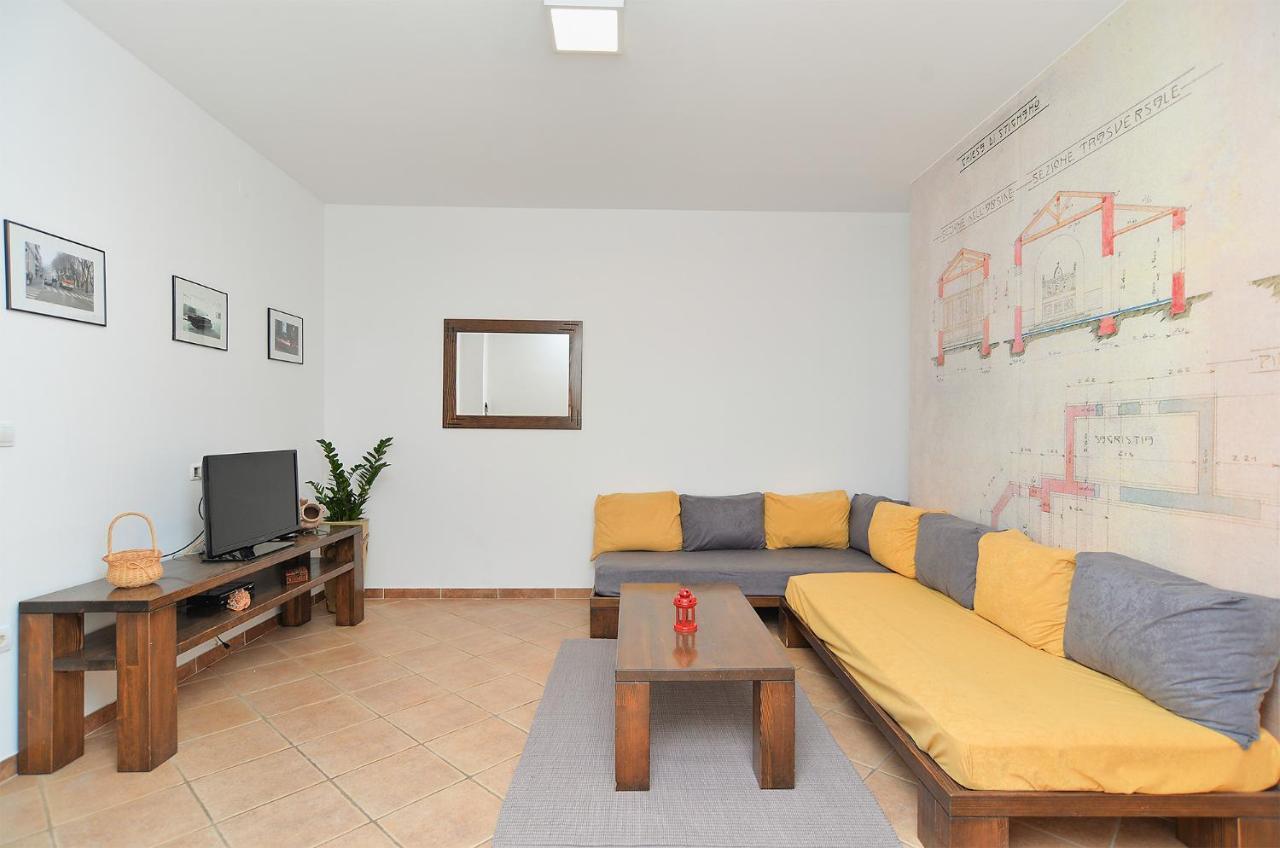 House Dragan 1980 Villa Пула Екстериор снимка