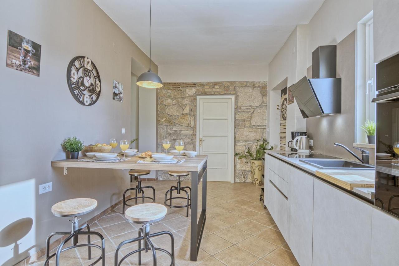 House Dragan 1980 Villa Пула Екстериор снимка